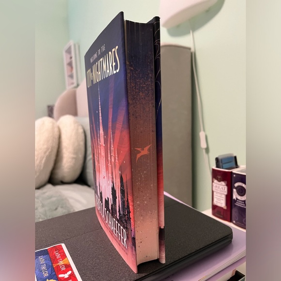 Fairyloot City of Nightmares - Picture 2 of 3